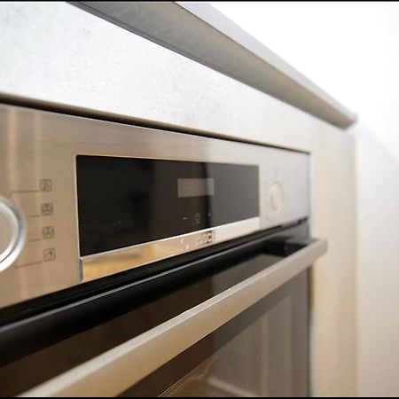 Mnitri Apartment Лутън Екстериор снимка