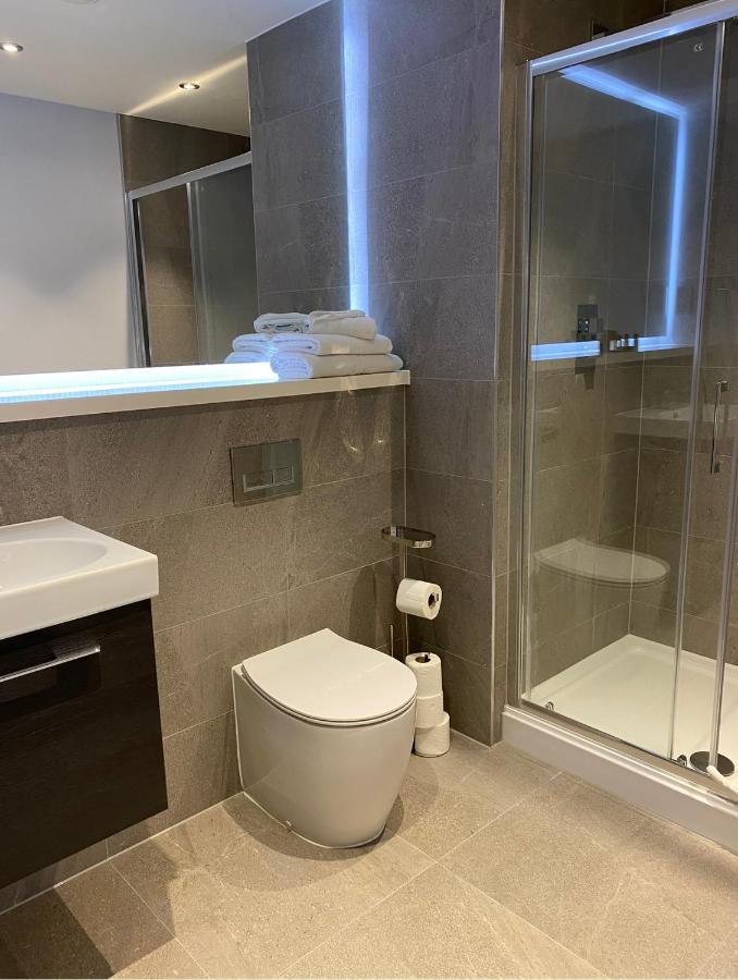 Mnitri Apartment Лутън Екстериор снимка