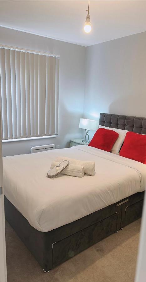 Mnitri Apartment Лутън Екстериор снимка