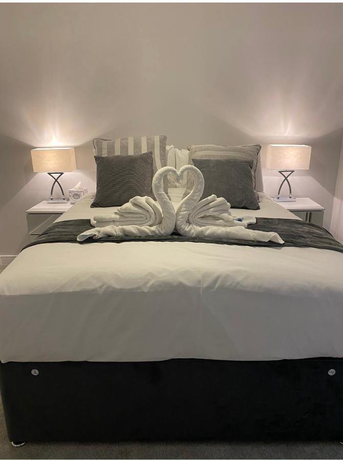 Mnitri Apartment Лутън Екстериор снимка